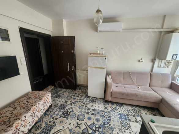 Satılık Daire Zafer Mahallesinde Eşyalı 1+1 40M² Efeler
