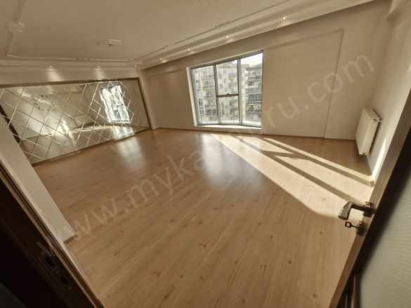 Kiralık Daire Girne Mahallesinde 4+1 220 M² Efeler