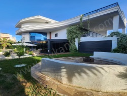 Efeler Mimar Sinan Mah. Kiralık İşyeri 5+1 390 M2 | Doğalgaz(Kombi) | 4 Banyo