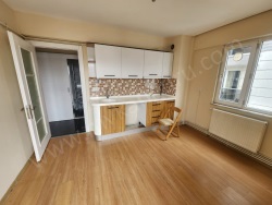 Efeler Zafer Mah. Kiralık Daire 1+1 60 M2 | 3. Kat | Doğalgaz(Kombi) | 1 Banyo