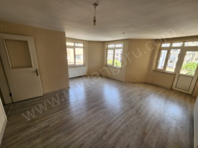 Kiralık Daire Eski Garaj Caddesinde 3+1 D Gazlı Efeler Kurtuluş Mah