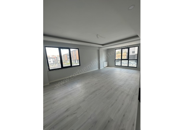 Alipaşa Mah. Çorlu Satılık Daire |  2+1 Oda | 120M2 3.500.000Tl  Krediye Uygun  | 2. Kat | Doğalgaz(Kombi) | 2 Banyo | 1 Yatak Odası Resim-3