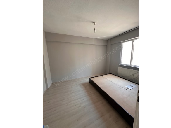 Cemaliye Mah. Çorlu Kiralık Daire |  3+1 Oda | 130M2 Aylık 14.000Tl | 3. Kat | Doğalgaz(Kombi) | 1 Banyo | 1 Yatak Odası Resim-2
