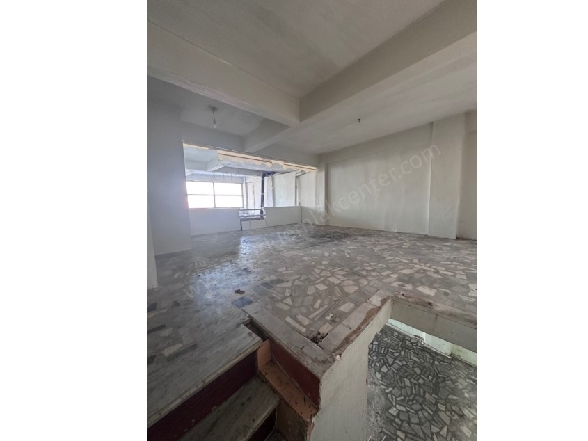 KEMALETTİNDE İŞLEK CADDE ÜZERİ SATILIK DÜKKN