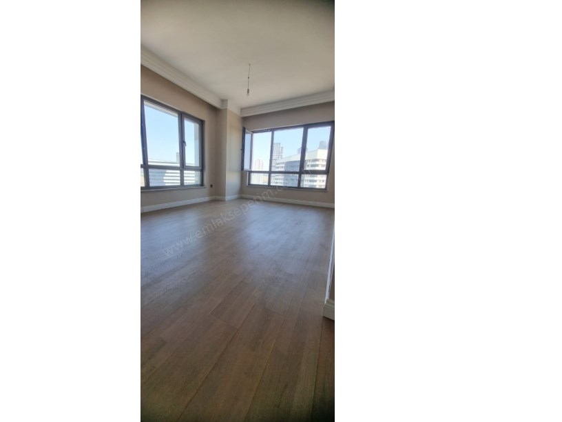 İKRA TOWERDA GÖL MANZARALI FIRSAT DAİRE