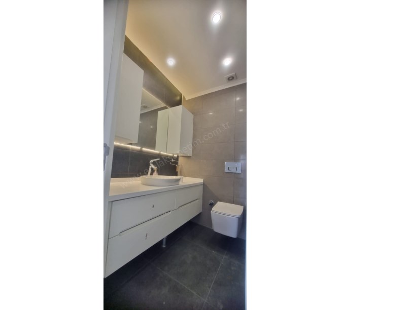 İKRA TOWERDA GÖL MANZARALI FIRSAT DAİRE