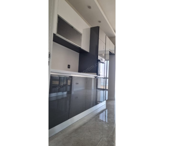 İKRA TOWERDA GÖL MANZARALI FIRSAT DAİRE