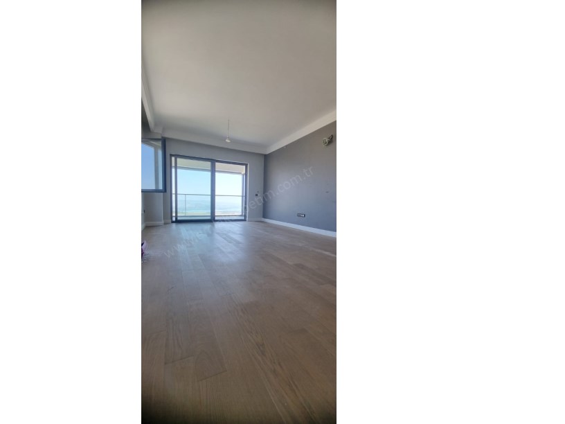 İKRA TOWERDA GÖL MANZARALI FIRSAT DAİRE