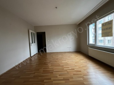 Kurtköy İbb Mesken Konutlarında Hilal Konutlarına Komşu Ara Kat Güney Doğu Cephe 2+1 Satılık Daire Pendik Mah