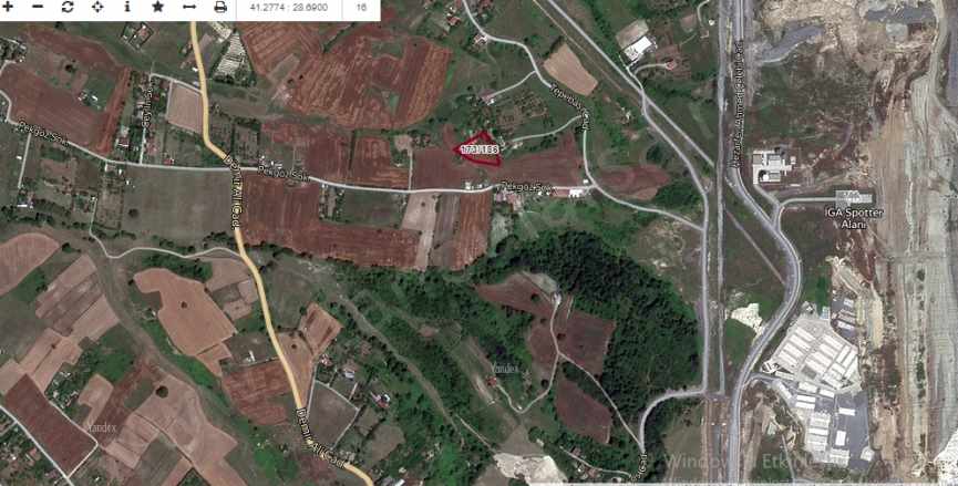 Arnavutköy Tayakadın Satılık Tarla Arsa 237 M2 Evlerin Yakını Yolu Var Mah