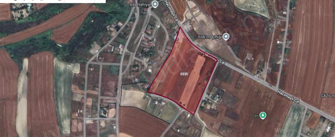 Arnavutköy Hacımaşlı Satılık Tarla Arsa 500 M2 Yolu Var Cadde Cephe Mah