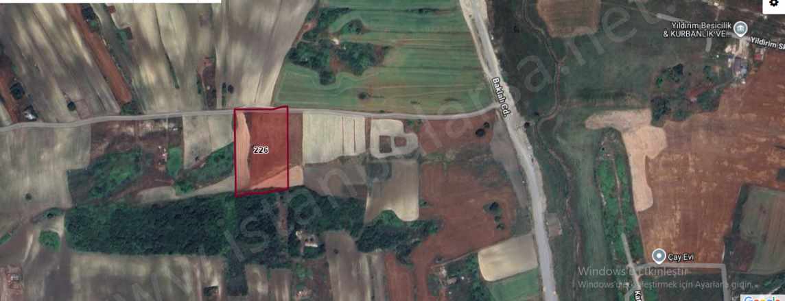 Arnavutköy Haraççıda Satılık Tarla Arsa 260 M2 Hisseli Yolu Var imarlı Haraççı Mah