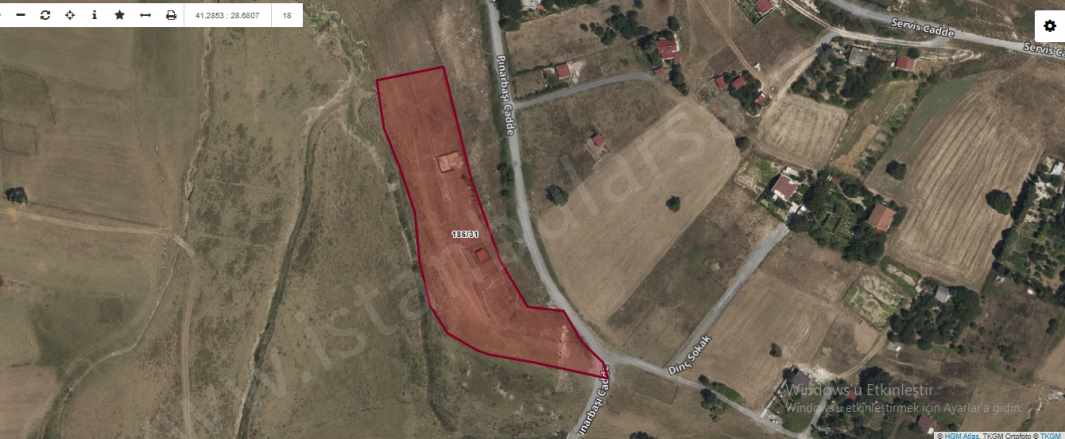 Arnavutköy Tayakadın Satılık Tarla Arsa 220 M2 Caddeye Yakın Yolu Var Hisseli Mah
