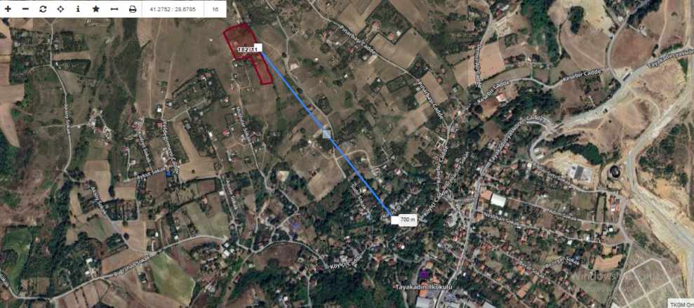 Arnavutköy Tayakadın Satılık Tarla Arsa 645 M2 Yolu Var Evlerin Yakını imarlı Mah