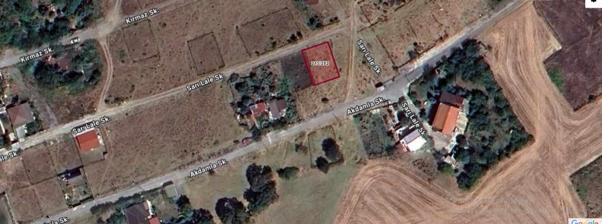 Arnavutköy Yeniköyde Satılık Tarla 266 M2 Müstakil Yolu Var Merkezde Yeniköy Mah