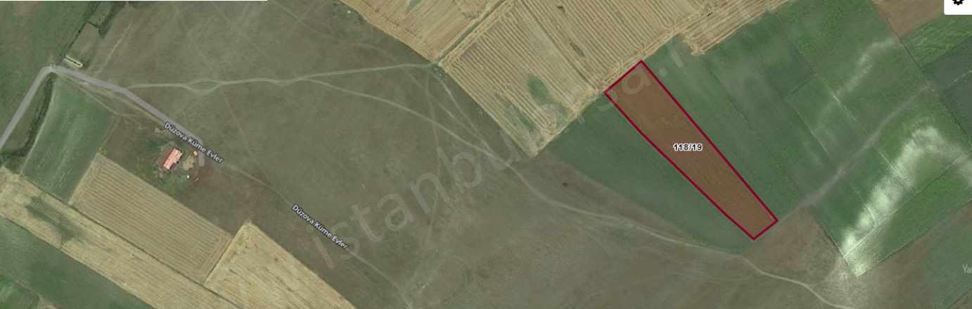Kırklareli Vize Düzova Köyü Satılık Tarla Arsa 792 M2 Hisseli Yolu Var Evlerin Yakını