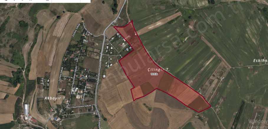 Arnavutköy Çilingirde Satılık Tarla Arsa 852 M2 Yolu Var Hisseli Çilingir Mah
