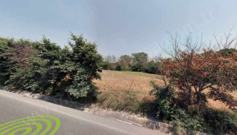 Arnavutköy Sazlıbosna Satılık Tarla Arsa 350 M2 Yolu Var Merkezde Mah