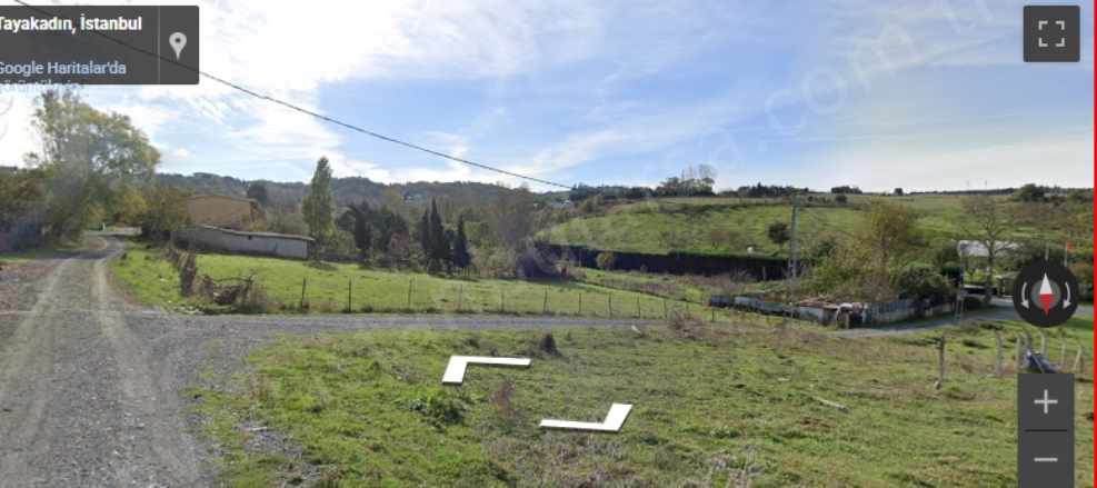 Arnavutköy Tayakadın Satılık Tarla Arsa 212 M2 Merkezde Hisseli Yolu Var Mah
