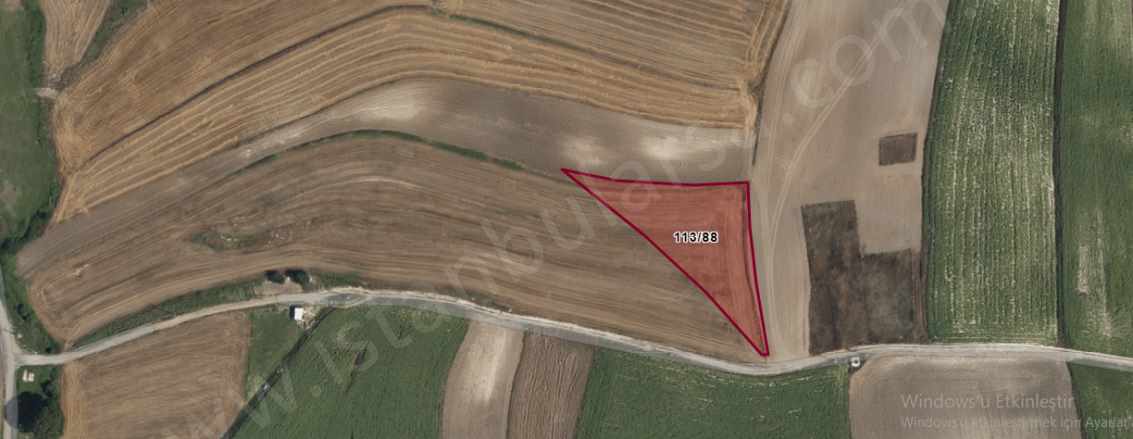 Arnavutköy Hacımaşlı Satılık Arsa 220 M2 Hisseli Yolu Var Evlerin Yakını Mah