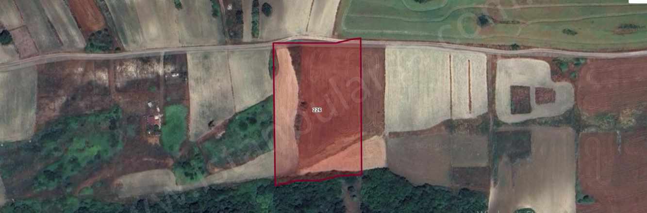 Arnavutköy Haraççıda Satılık Tarla Arsa 220 M2 Yolu Var Hisseli imarlı Haraççı Mah