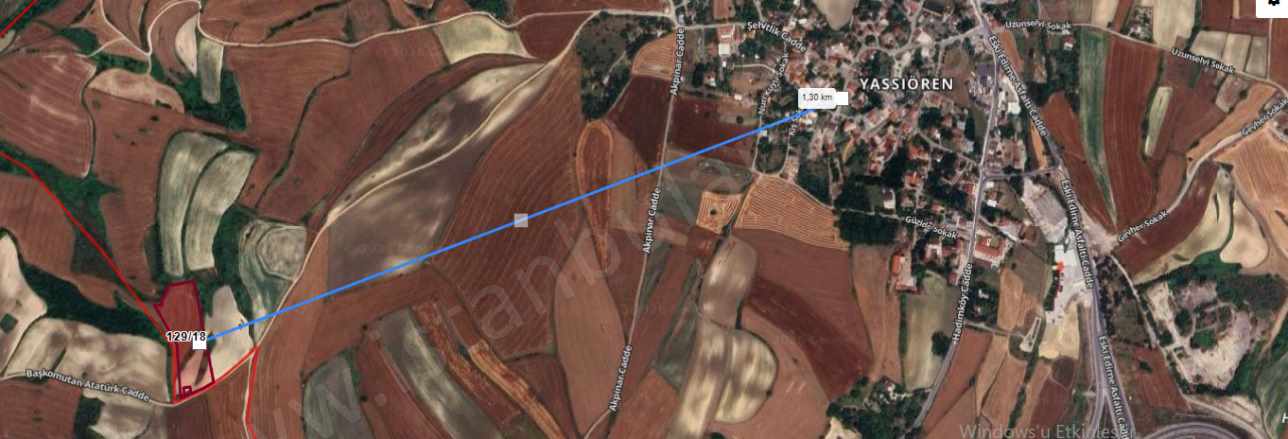 Arnavutköy Yassıörende Satılık Arsa 220 M2 Hisseli Yolu Var Yassıören Mah