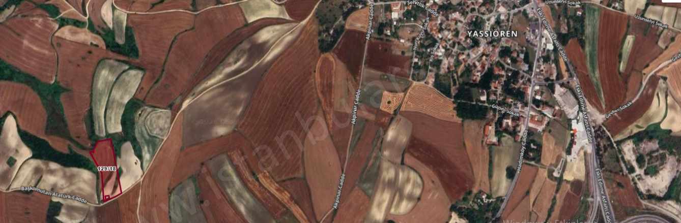 Arnavutköy Yassıörende Satılık Arsa 220 M2 Hisseli Yolu Var Yassıören Mah