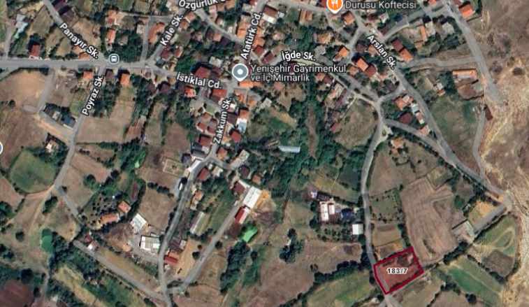 Arnavutköy Yeniköyde Satılık Arsa 1 283 M2 içinde 2 Katlı Ev Var Yolu Yeniköy Mah