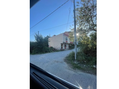 Arnavutköy İmrahorda Satılık Bina 175 M2 Arsa İçinde 2 Katlı Müstakil 2+1 İmrahor Mah