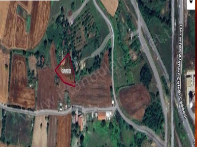 Arnavutköy Tayakadın Satılık Tarla Arsa 237 M2 Evlerin Yakını Yolu Var Mah