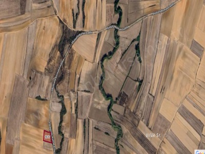 Kırklareli Babaeski Hazinedar Köyünde Satılık Tarla Arsa 558 M2 Yola Cephe Hisseli