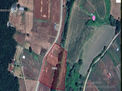 Çatalca Çiftlikköyde Satılık Tarla Arsa 291 M2 Hisseli Yolu Var Çiftlikköy Mah