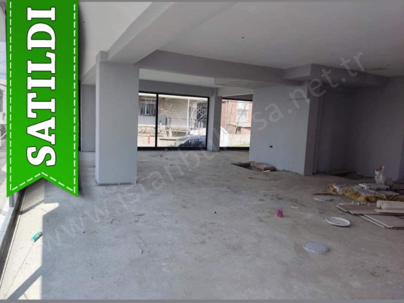 Arnavutköy de satılık dükkan