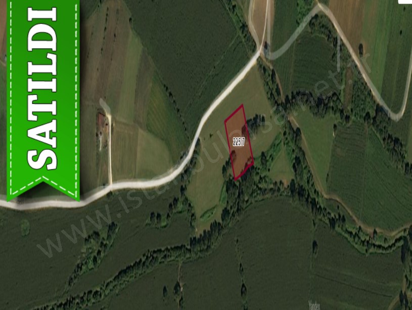 Çatalca Çiftlikköyde Satılık Arsa , 923 m2 Çaplı Çevrili 