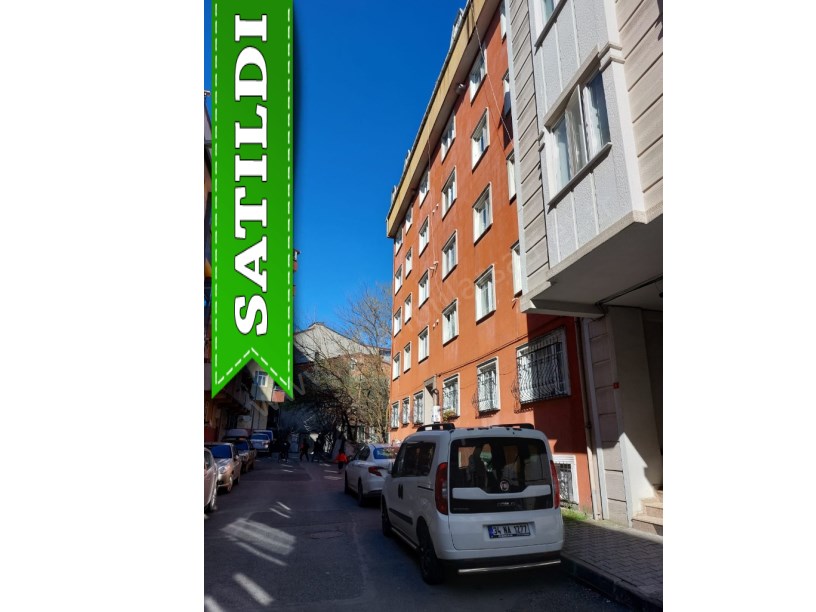 Arnavutköy Merkezde Satılık Daire , 3+1 Yüksek Giriş 