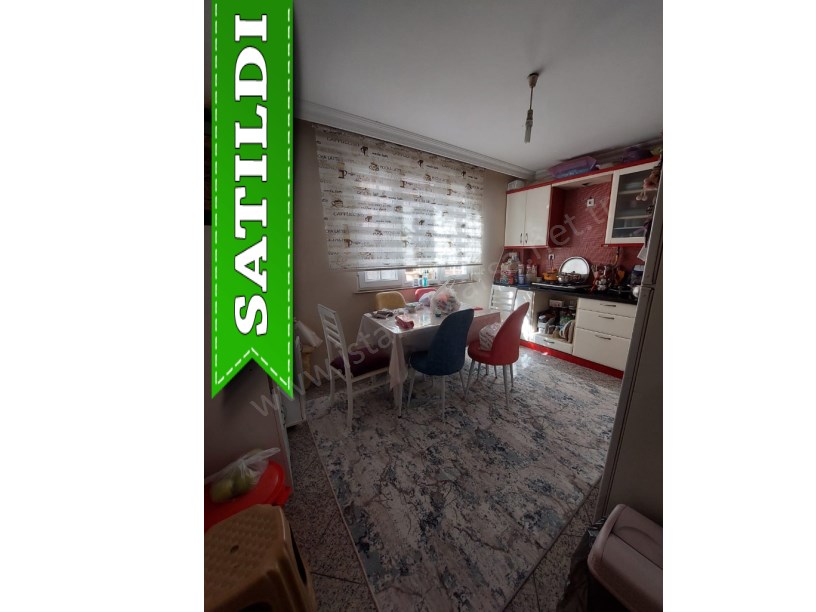 Arnavutköy Merkezde Satılık Daire , 3+1 Yüksek Giriş 