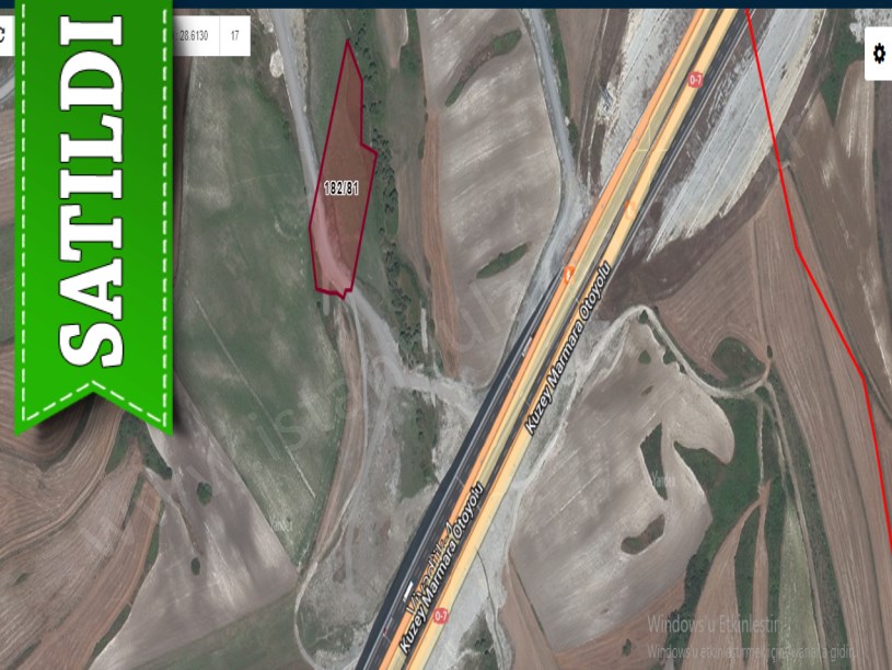 Arnavutköy Yassıörende Satılık Arsa , 1000 M2 Yolu Var Hisseli