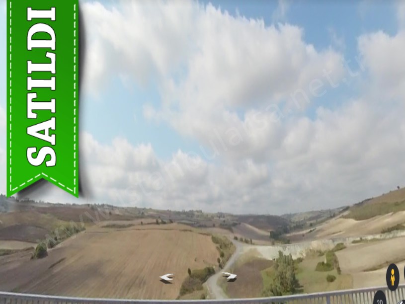 Arnavutköy Yassıörende Satılık Arsa , 1000 M2 Yolu Var Hisseli