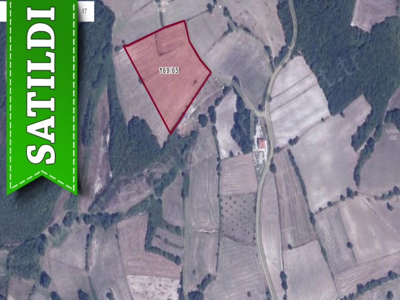 Çatalca Çiftlikköyde Satılık Arsa , 851 M2 Evlerin Yakını Yolu Var