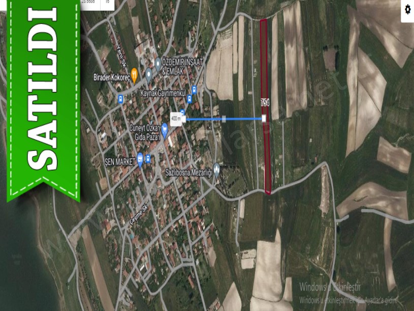 Arnavutköy Sazlıbosna,da Satılık Arsa ,  278 M2 Merkezde Yolu Var 