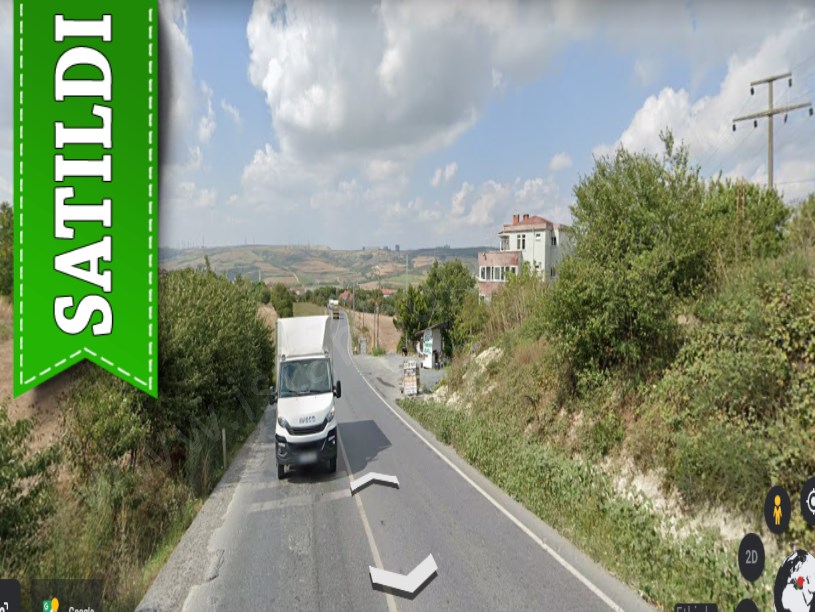 Arnavutköy Sazlıbosna,da Satılık Arsa ,  278 M2 Merkezde Yolu Var 