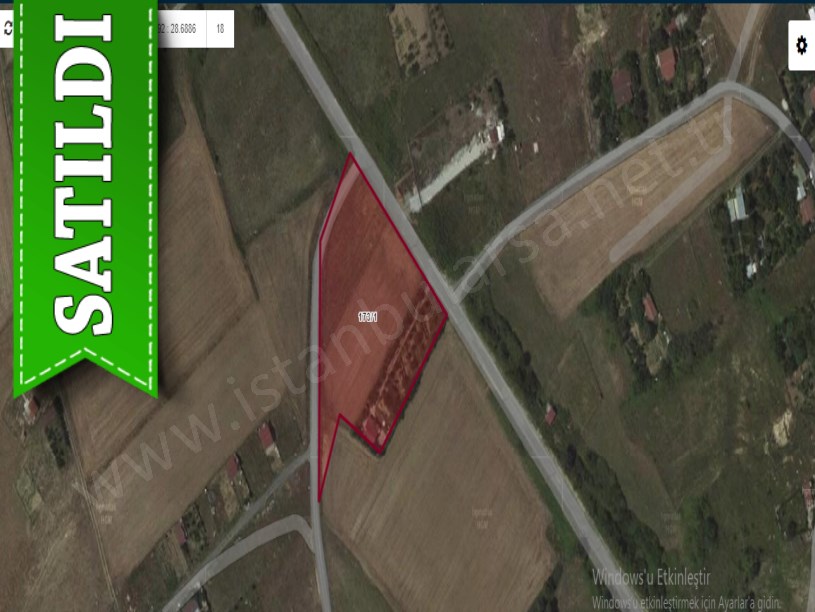 Arnavutköy Tayakadında Satılık Arsa , 173 M2 Cadde Cephe Çevrili 