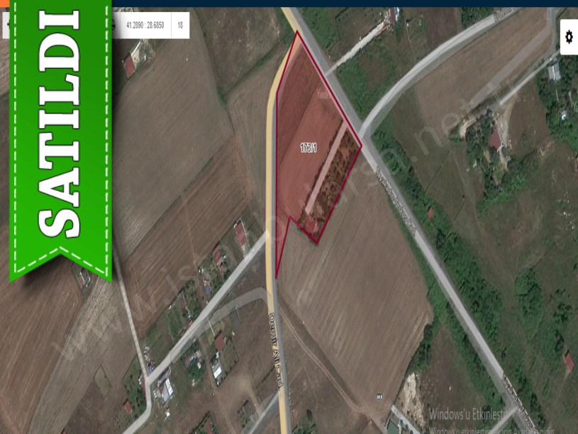 Arnavutköy Tayakadında Satılık Arsa , 173 M2 Cadde Cephe Çevrili 