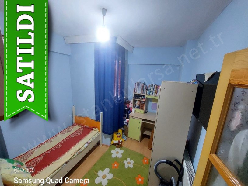 Arnavutköy Karlıbayırda Satılık Daire , Ara Kat 2+1 8 Yıllık 