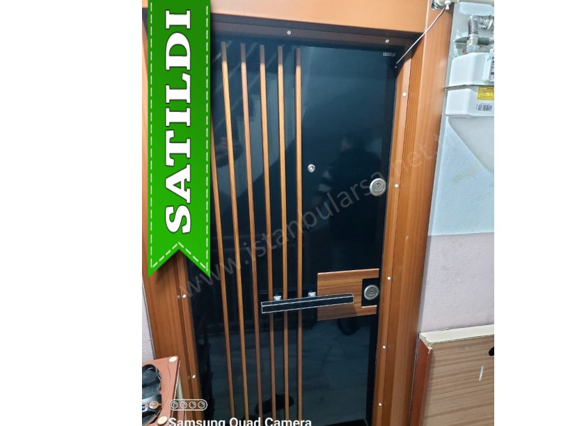 Arnavutköy Karlıbayırda Satılık Daire , Ara Kat 2+1 8 Yıllık 