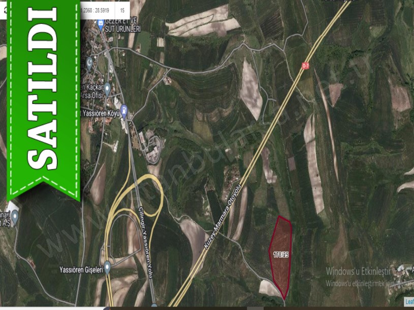 Arnavutköy Yassıörende Satılık Arsa ,  1,800 M2 Kanal Manzaralı Yolu Var