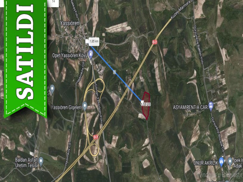Arnavutköy Yassıörende Satılık Arsa ,  1,800 M2 Kanal Manzaralı Yolu Var