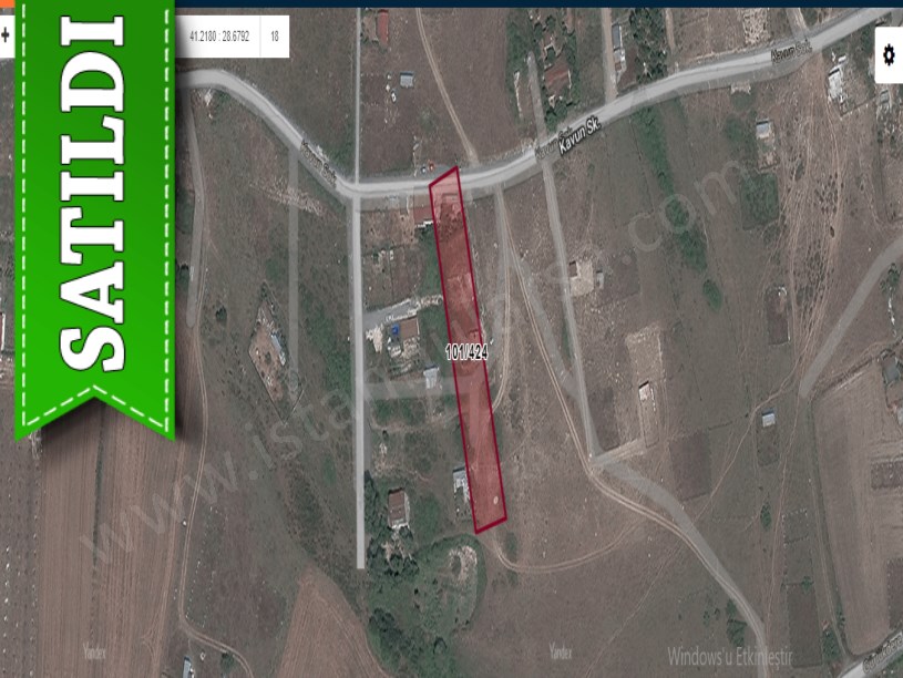 Arnavutköy Tayakadında Satılık Arsa , 259 M2 Yolu Var Hisseli