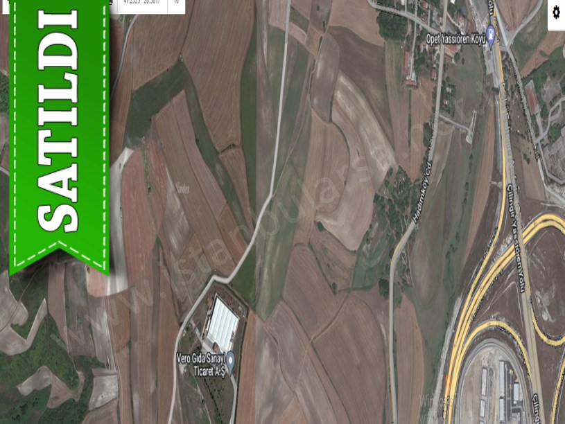 Arnavutköy Yassıörende Satılık Arsa , 240 M2 Yolu Var