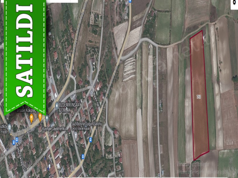 Arnavutköy Sazlıbosnada Satılık Arsa , 335 M2 Evlerin Yakını Yolu Var